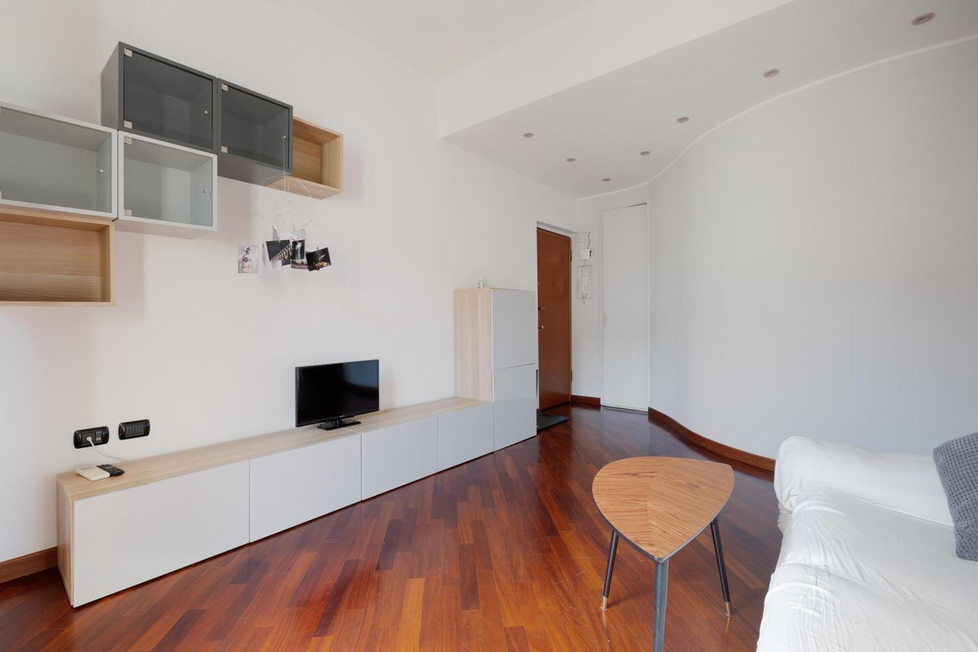 Sondrio M3 - Spacious With Balcony! *