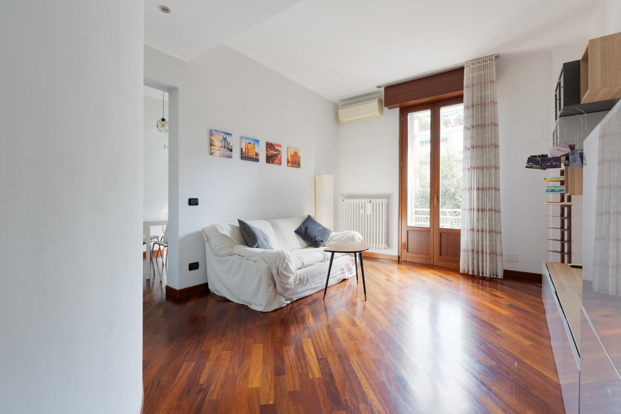 Sondrio M3 - Spacious With Balcony! *